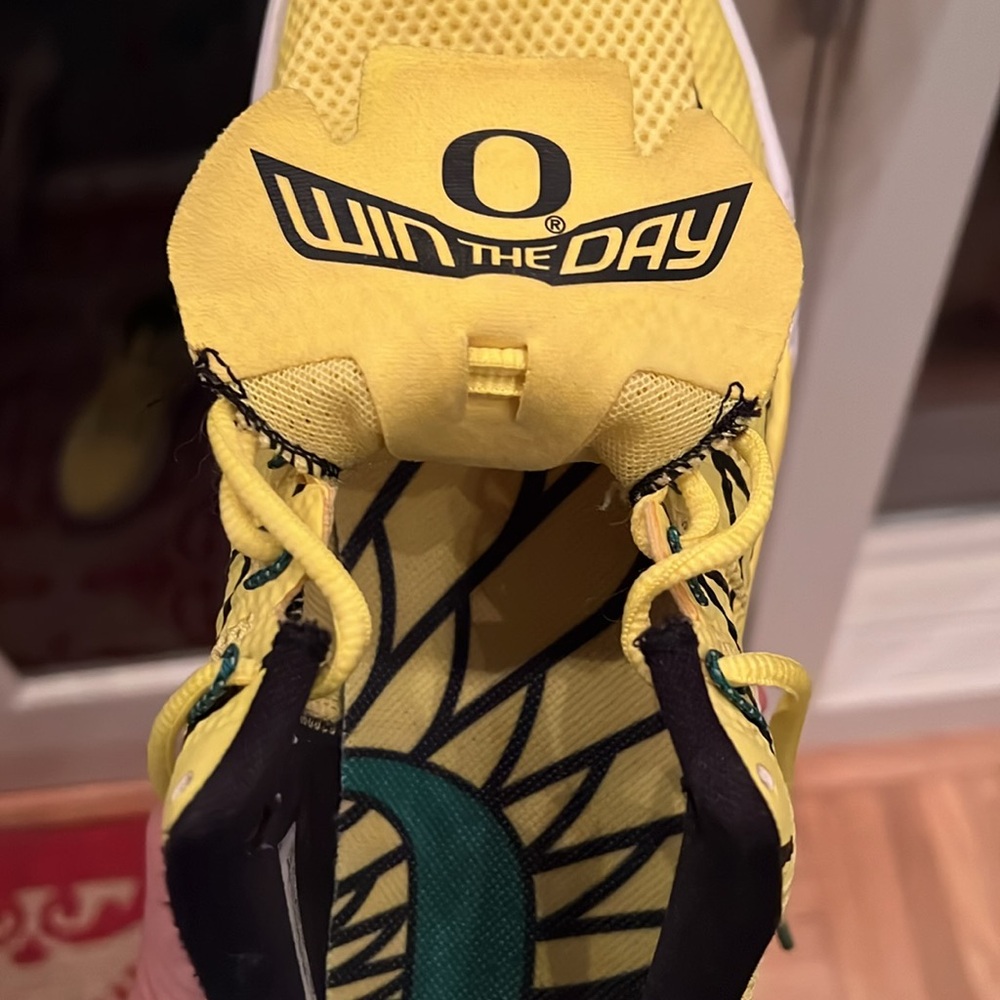 Men’s Nike University of Oregon yellow ‘Win the Day’ shoes Men's 9.5 - Picture 9 of 12